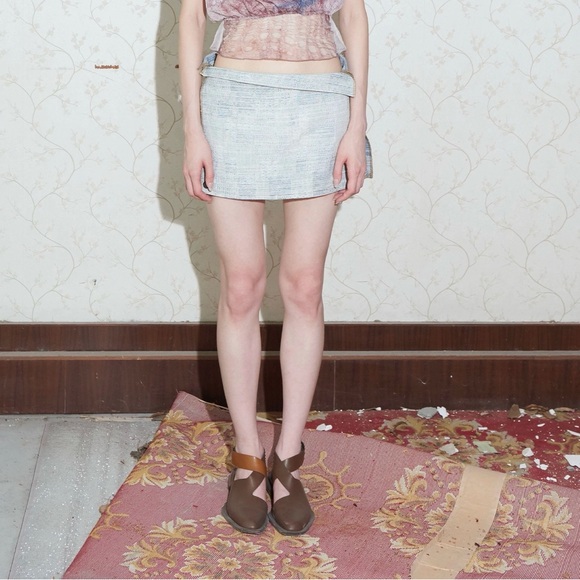 low waisted denim mini skirt - Picture 3 of 6